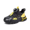 Tênis com fivela giratória, novo modelo de primavera, sapatos atléticos respiráveis, tênis esportivos leves de malha, sapatos casuais para meninos mais velhos