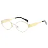 Gafas de Sol de Alta Gama Pequeñas con Forma de Diamante 2025 Nuevo Estilo Callejero de Celebridad de Internet Gafas de Sol Chica Caliente Americana 839 Venta al por Mayor