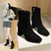 Botines gruesos de tacón estilo británico para mujer, nueva colección de invierno 2026, sencillos, elegantes y con estilo, con punta cuadrada y cremallera lateral, diseño ajustado, color negro