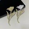 Broche de Flor de Hoja de Metal Retro Elegante Oversize Pin de Corsage de Industria Pesada Accesorios de Diseño de Nicho para Mujeres