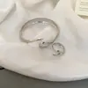 Pulsera Abierta Metálica Brillante con Forma de Serpiente Transfronteriza Europea y Americana, Joyería de Nicho de Alto Gama de Lujo Ligero para Mujer
