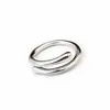 Anillos Abiertos de Acero de Titanio con Plumas en Stock del Fabricante, No se Desvanecen, Anillos de Acero Inoxidable con Diseño Único, Joyería al por Mayor