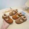 Sapatos Birkenstock para Bebê Menina 2026 Outono/Inverno Novo Estilo Sapatos de Algodão para Crianças com Pelúcia Solado Macio Sapatos para Bebês Andadores Sapatos Felpudos para Meninas
