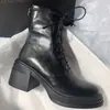 Botas nuevas de estilo coreano 2026 con suela gruesa, tacón grueso, cordones, elástico, puntera redonda, diseño elegante y caña corta con cremallera trasera, creando un efecto adelgazante, similares a las botas Martin.