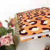 Fábrica A5 cuaderno con estampado de leopardo y flocking tapa dura espiral papelería de oficina bloc de notas diario de estudiante