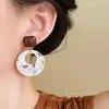 Pendientes Redondos de Resina Estilo Retro Hong Kong con un Diseño Único, Estilo de Nicho, Lujo Ligero, Sensación de Alta Gama y Exquisitos Accesorios para Orejas