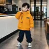 Chaqueta de Otoño para Niños 2026 Nueva Elegante Estilo Coreano Cortavientos para Niño Pequeño Ropa de Primavera y Otoño para Niños Revestimiento Tres en Uno