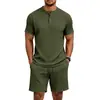 Conjunto Informal de Dos Piezas para Hombre 2026, Top con Cuello Henley Texturizado y Pantalones Cortos con Cordón Elástico