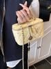 Bolso de Mano Pequeño Texturizado de Moda para Mujer 2025 Nueva Moda Acolchado Bandolera Tipo Caja con Cadena Versátil