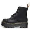 Botas de Motocicleta Audemars Piguet Estilo Británico Doble Uso Suela Gruesa 8 Ojales 1460 con Cremallera Frontal, Piel Crazy Horse de Primera Capa Botas Cortas Rojas con Suela de Plataforma
