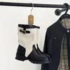 Nuevos Zapatos de Mujer Otoño 2026 de Tiendas Físicas: Botines Cortos de Estilo Europeo con Punta Redonda, Tacón Grueso, Hebilla y Slip-On, Botas de Caballero de Moda