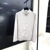Chaqueta de color liso, ligera, cortavientos e impermeable, ropa con protección solar, simple y ordenada con diseño de cremallera oculta 11730
