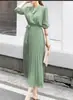 Novo Vestido Plissado de Manga Longa Feminino Slim Fit Cintura Apertada Emagrecedor Estilo Coreano Saia Plissada Longa Elegante Vestido Primavera e Outono 2024