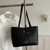 Bufanda de Seda Retro Color Sólido Gran Capacidad 2026 Nuevo Casual Simple Cinturón Moda Viajero Hombro Axila Bolso Tote