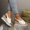 Sandalias de cuña de talla grande para mujer, comercio exterior transfronterizo, nuevo modelo de verano 2026, estilo europeo y americano, plataforma impermeable, sandalias casuales de moda