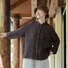 Colección Otoño 2026: Camisa vintage de manga larga, corte holgado, casual, con cuello camisero de solapa, de un solo pecho, con diseño de bolsillo.