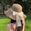 Sombrero de paja para mujer, de verano, nuevo, antiultravioleta, de ala grande, pequeño, fresco, para playa, con lazo tejido