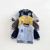 Chaqueta de béisbol para niños con forro polar y logo, abrigo grueso estilo universitario de invierno 2026 para bebé, ropa de invierno para niños zdw6538