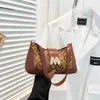 Bolso de Hombro Retro con Letras para Mujer 2025 Nuevo Estilo Moda de Nicho Bolso de Hombro para Viajar Estilo Occidental Bolso Baguette