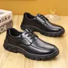 Zapatos de piel para hombre primavera y otoño casual de negocios zapatos de piel moda transpirables zapatos casuales británicos cordones zapatos de hombre una generación de pelo