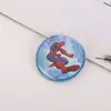 Insignia Redonda de Plástico de Spider-Man con Pin, Cubierta Trasera de Plástico, Cubierta Frontal de Metal