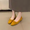 2026 Sapatos de Vovó Primavera e Outono Sapatos de Solteiro Bico Quadrado Salto Plataforma Retrô Altura Oculta Para o Trabalho Pequeno 4cm Novo Veludo Laço
