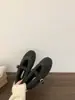 Zapatos planos de ante peludo estilo hada para mujer, nuevo estilo otoño e invierno 2025, zapatos Mary Jane cálidos de felpa, zapatos Birkenstock, zapatos de algodón