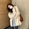 Jaqueta feminina estilo Chanel para outono e inverno de 2026, novo estilo retrô americano, forrada com fleece, espessa, modelagem solta, versátil, jaqueta de baseball para estudantes, moderna