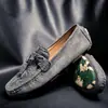 Nuevos Mocasines con Patrón de Cocodrilo Primavera 2022 Zapatos de Hombre Piel Genuina Estilo Coreano Zapatos sin Cordones Versátiles Juventud Casual Zapatos de Piel