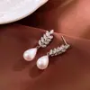 Pendientes de Plata Recubierta de Oro Real de 18K con Aguja de Plata, Zirconita, Corazón y Perla, Lujo Accesible Francés, Pendientes de Nicho, Pendientes de Gama Alta para Mujeres