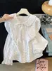 Blusa de lunares con cuello para niña, diseño de otoño para mujer, manga larga, elegante, adelgazante, top blanco de hombros descubiertos, directo de fábrica
