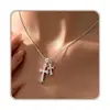Amazon Fashion Pingente de Cruz com Zircônia Cúbica Corrente Clavicular 18K Pingente de Cruz com Zircônia Colar com Corrente Pressionada