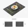 Jogo americano com padrão de couro PU estilo retrô nórdico, toalha de mesa de couro à prova d'água e de óleo, base isolante térmica com toque de alta qualidade, personalizável com logotipo