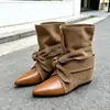Botas Western Cowboy Patchwork 2026 com Aumento Interno de Altura, Botas de Cano Curto Bico Fino para Mulheres, Novas Botas Martin Knight Emagrecedoras para Outono e Inverno