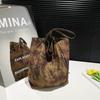 Bolso Tote de Camuflaje Nuevo para Desplazamiento Moda 2025 Bolsa de Lona Versátil Clase Estudiante Universitario Verano Bolso de Gran Capacidad para Mujer
