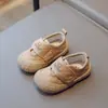 Moda Infantil Transpirables Zapatos de Bebé Zapatos para Niños Pequeños Estilo Verano 2025 Bebé Guardería Interior Punta Redonda Súper Suaves Zapatos Antipatadas
