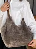 Bolso Tote de Felpa con Personalidad Moda Ins Estilo Coreano Otoño 2026 Nuevo Bolso de Hombro Único de Moda Bolso Cruzado Lindo y Elegante