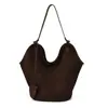 Bolso Cubo de Gamuza de Nicho para Mujer 2025 Otoño Nuevo Estilo Perezoso Bolso de Hombro de Gran Capacidad de Moda Bolso Tote Mate