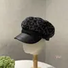 Sombrero Octagonal de Cuero PU con Estampado de Leopardo Retro Coreano para Mujer en Otoño e Invierno Sombrero de Artista Sexy que Muestra la Cara Sombrero de Boina Pequeño Versátil