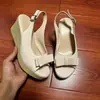Sandalias Cómodas Verano 2026 Estilo Caliente Lazo Suave Plataforma Tacón Grueso Correa Única Punta Abierta Versátiles Moda Casual para Mujer