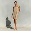 Vestido de Diseño Minimalista Cuadrado sin Mangas para Sitio Web Independiente Transfronterizo Europeo y Americano con Estilo Atemporal Sencillo y Elegante
