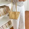 Diseño de nicho, lujo ligero, bolso tote de moda estilo ins, bolso hueco simple y moderno, bolso de hombro único y elegante
