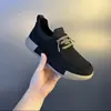 Nuevos zapatos casuales de cuero suave para hombre de otoño, mocasines versátiles y transpirables con suelas suaves, cómodos zapatos sin cordones