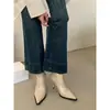 Botas Curtas Pretas de Salto Alto para Mulheres 2025 Outono e Inverno Novas Botas Finas Envernizadas Bico Fino Botas Curtas Salto Agulha para Mulheres Outono e Inverno Botas Individuais