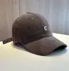 Gorra de béisbol bordada estilo coreano cálida para otoño e invierno para mujer, versátil y favorecedora, adecuada para todas las estaciones, sombrero casual para parejas en salidas
