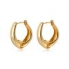 Pendientes pequeños de lujo ligeros de alta gama con hebilla de oreja de círculo pequeño, diseño de nicho, exquisitos pendientes pequeños, estilo de temperamento de viajero de moda para mujer
