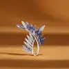Broche Roxo Lavanda de Luxo Leve, um Buquê de Flores, Conjunto de Peças de Tricô para Usar por Cima, Acessórios de Roupa, Alfinete de Lapela, Anti-Exposição Venda por Atacado