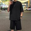 2024 Verano Nuevo estilo de Hong Kong talla grande para hombre Camiseta de manga corta de seda de hielo Pantalones cortos traje de moda de dos piezas Tienda de una pieza