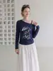 Conjunto de dos piezas de estilo coreano con estampado, corte relajado y pliegues, camiseta de hombros descubiertos para mujer, top versátil casual de manga larga, otoño 2026