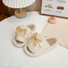 Chinelos fofos com laço xadrez estilo doce para meninas, outono e inverno 2026, chinelos de algodão quentes e antiderrapantes para casa